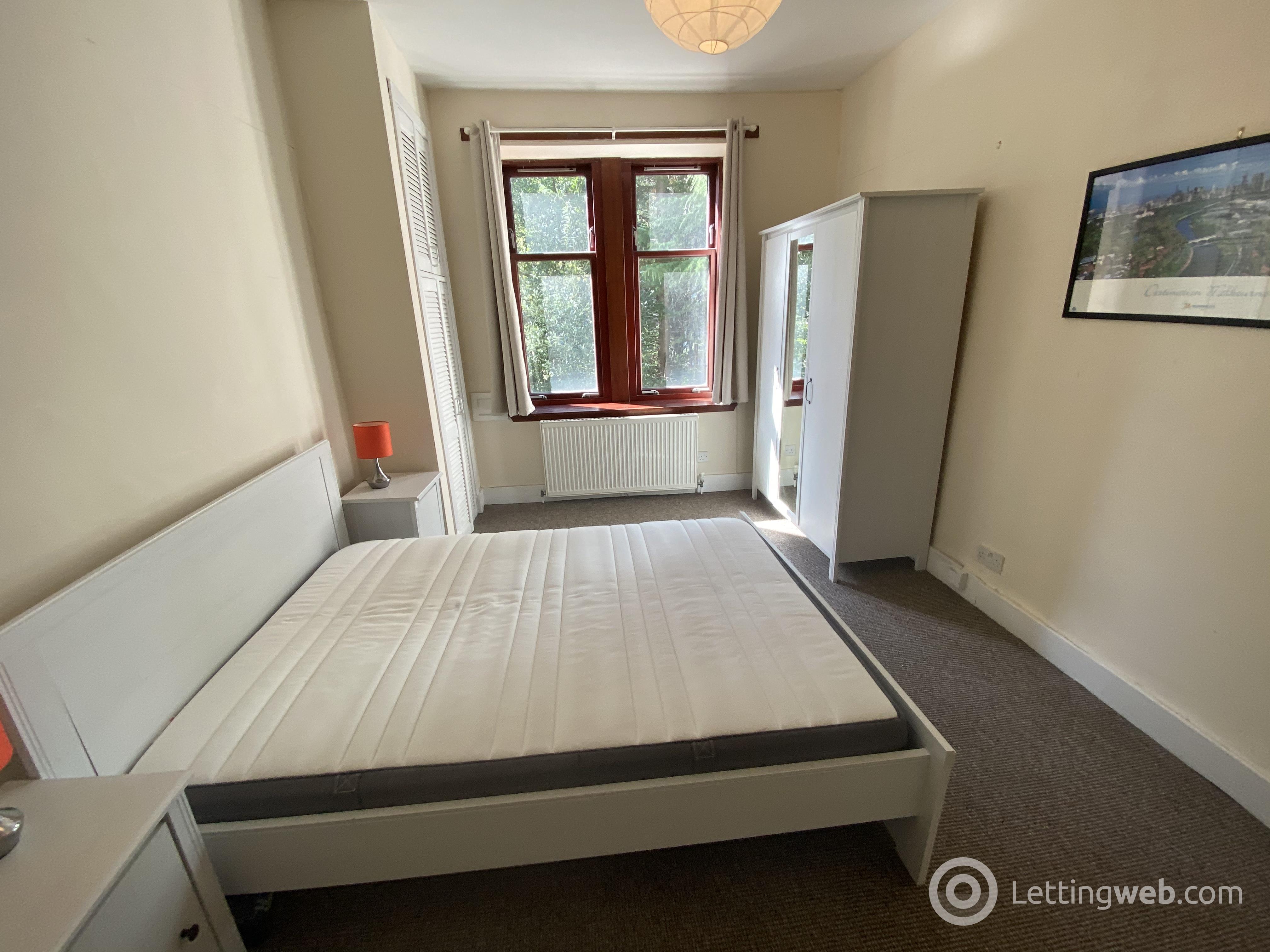 Property to rent in 1/2. 27 Kennoway Drive. Thornwood G11 7TX