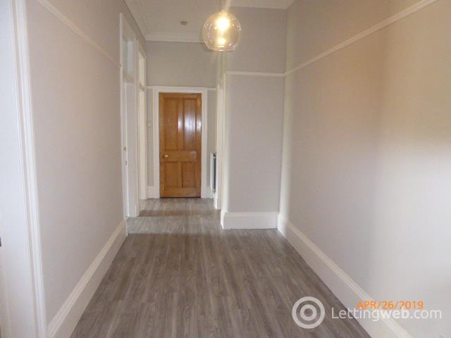 Property to rent in clarence drive flat 2/1 at 46