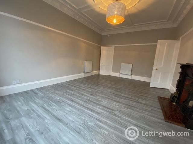 Property to rent in clarence drive flat 2/1 at 46