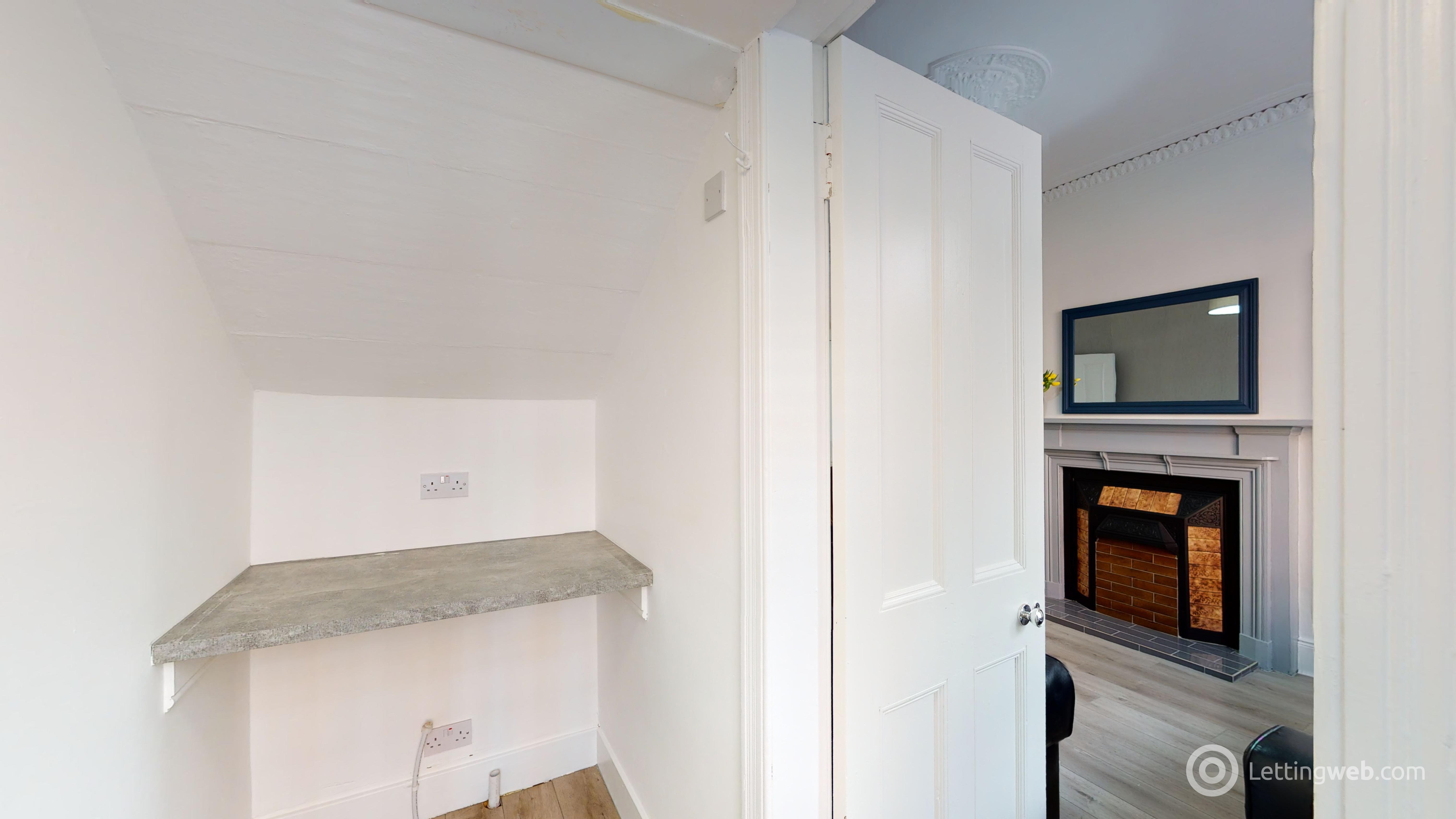 Property to rent in 0/2 at 3 Crathie Drive. Glasgow Great 11 7XD
