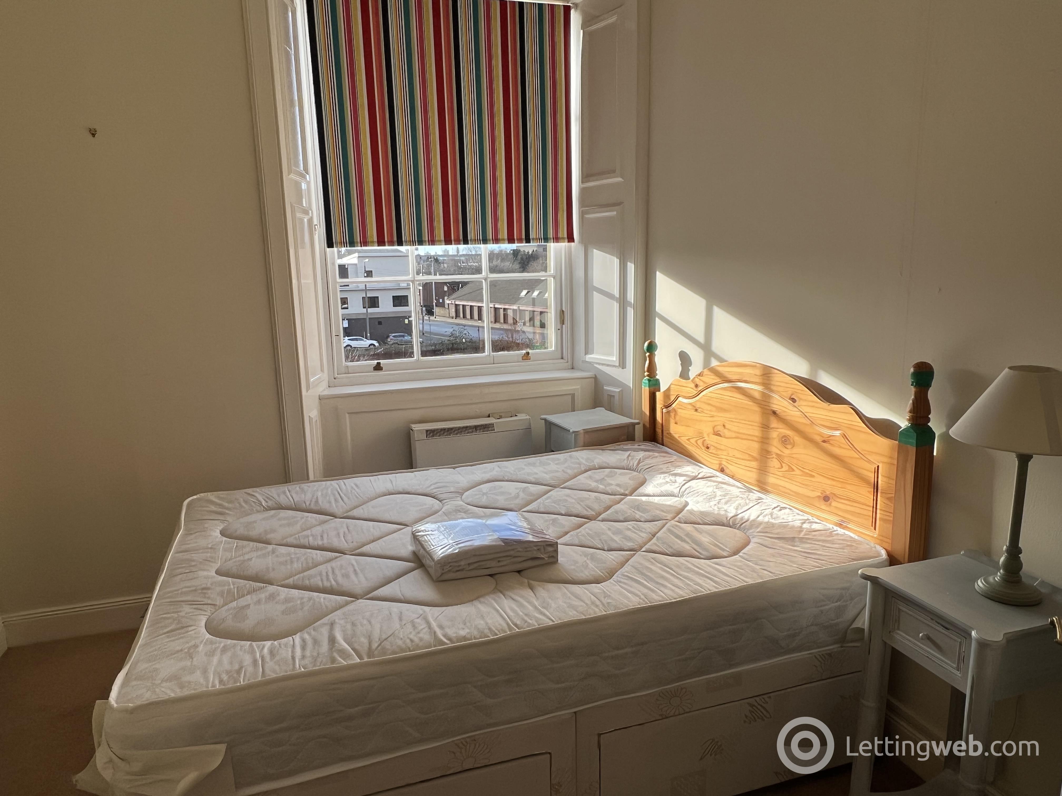 Property to rent in Carlton Place