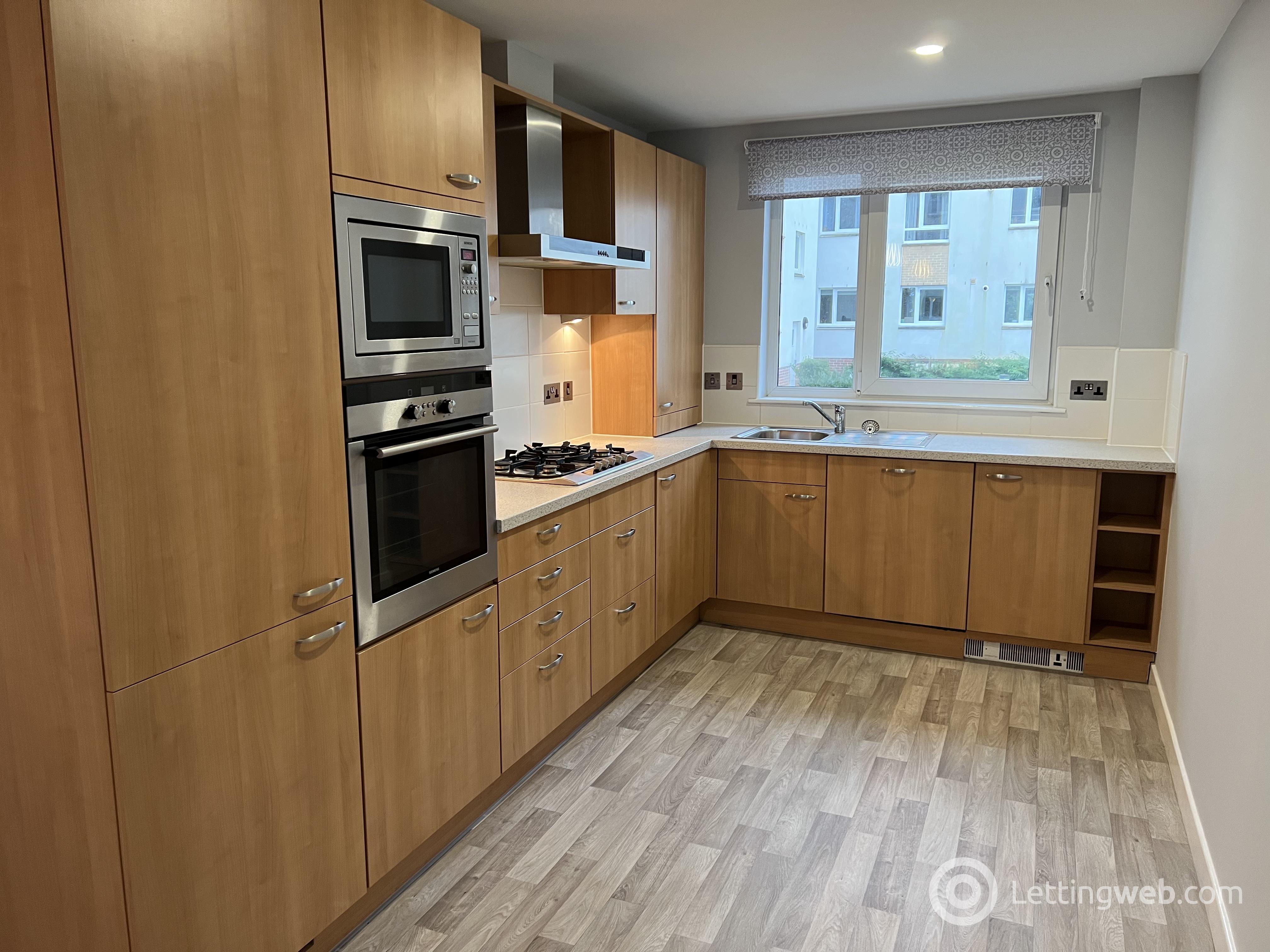 Property to rent in Flat 32 Canniesburn quadrant  bearsden