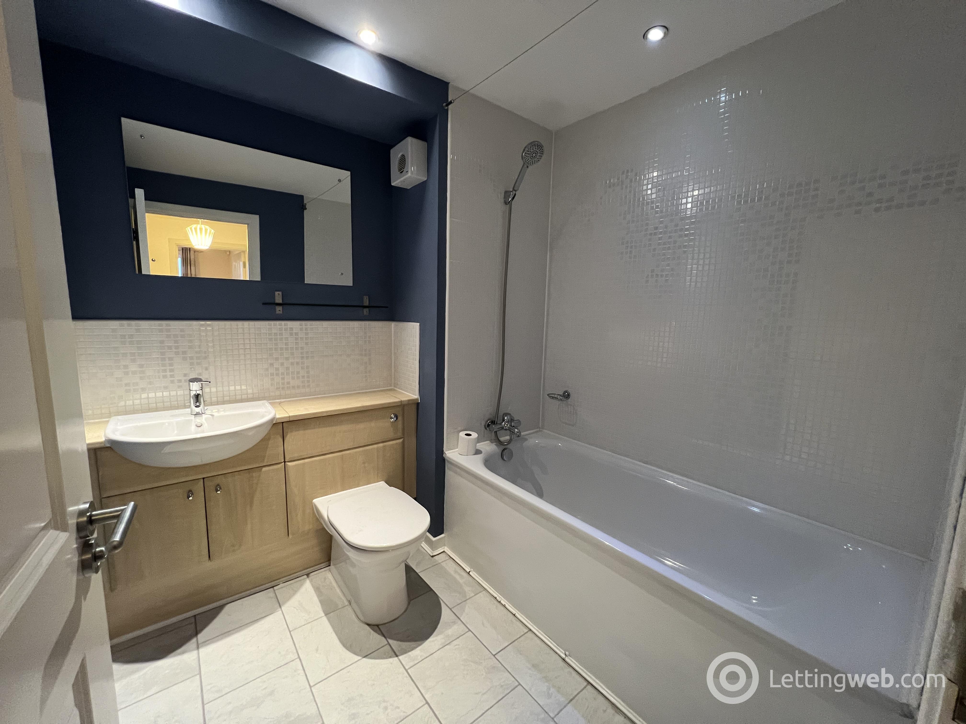 Property to rent in Flat 32 Canniesburn quadrant  bearsden