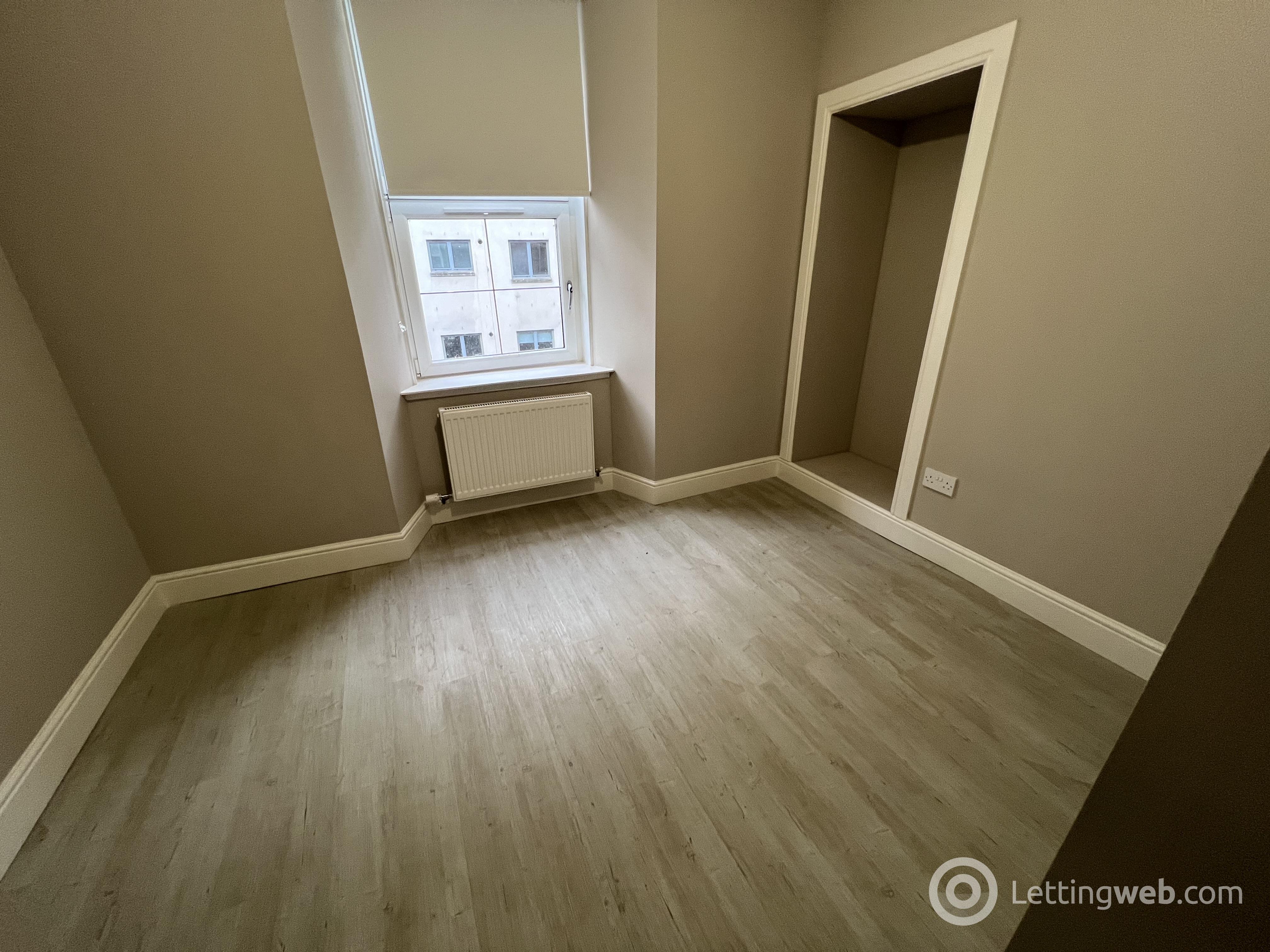 Property to rent in 1/1 at 52 Howard street