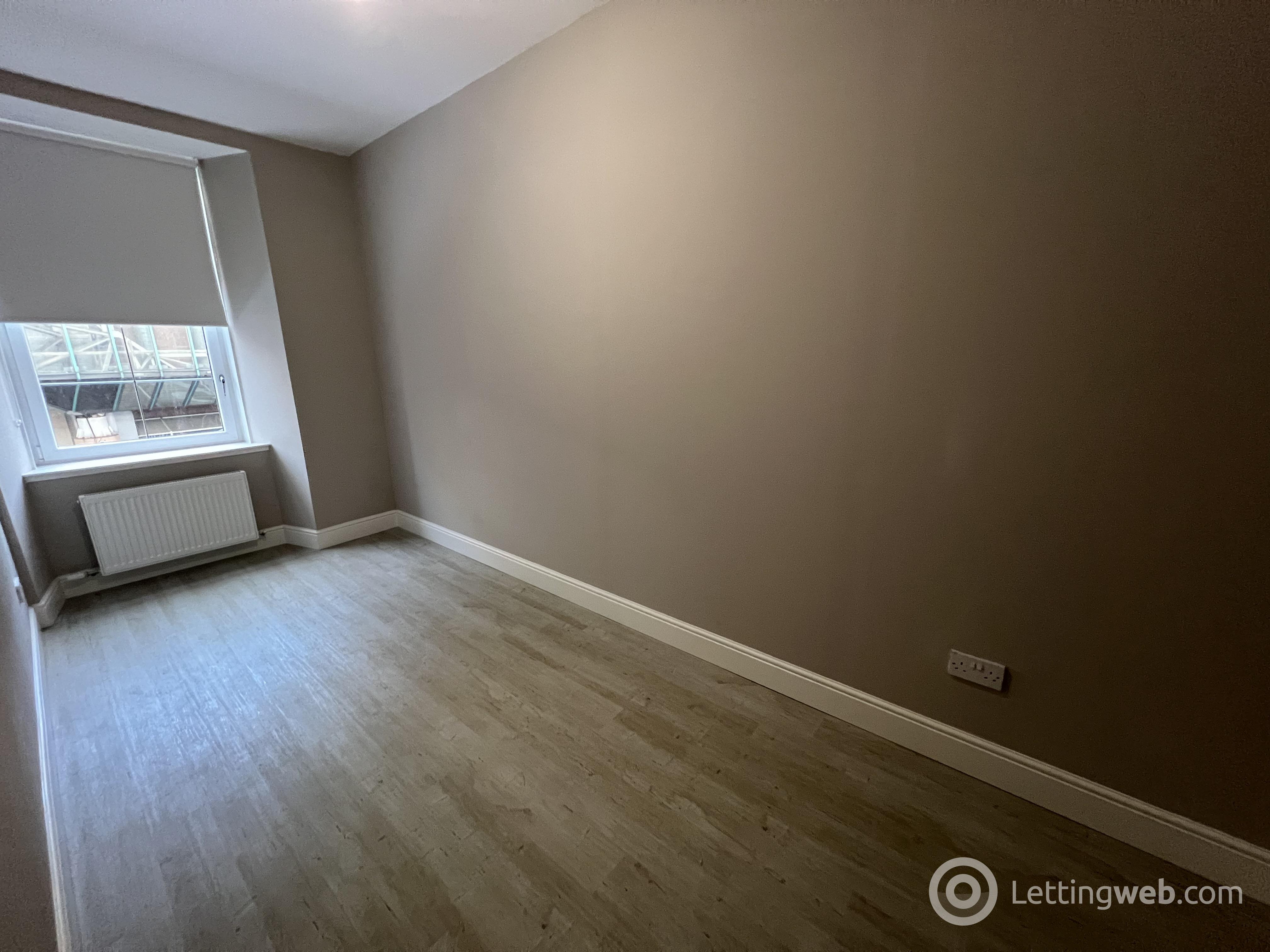 Property to rent in 1/1 at 52 Howard street