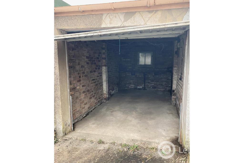 Property to rent in 41