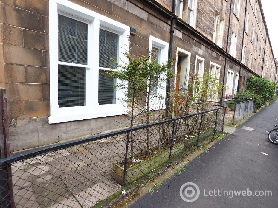 Property to rent in Montague Street, Edinburgh, EH8 9QX