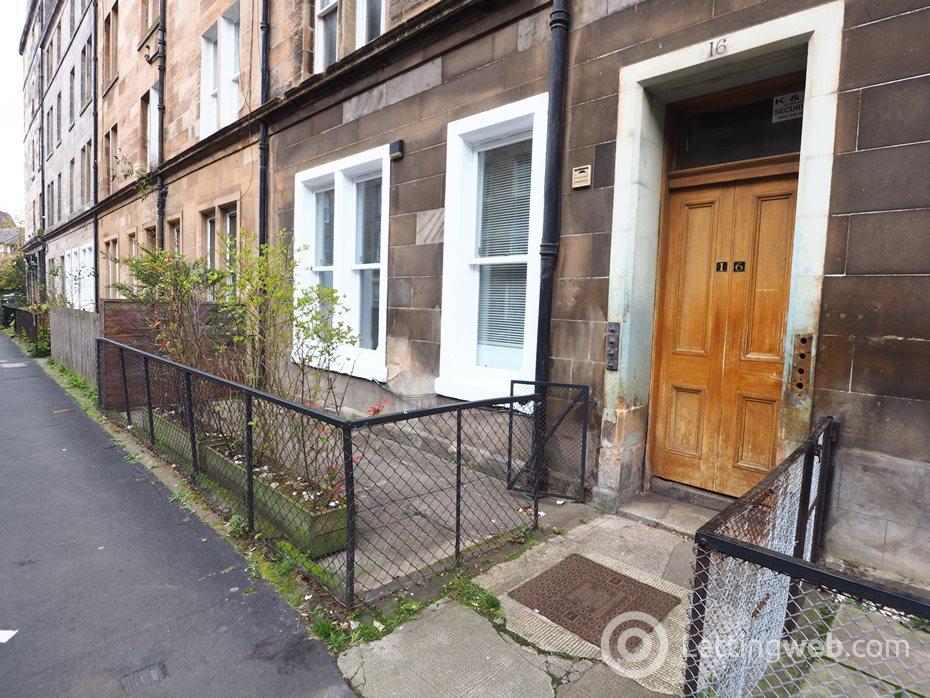 Property to rent in Montague Street, Edinburgh, EH8 9QX