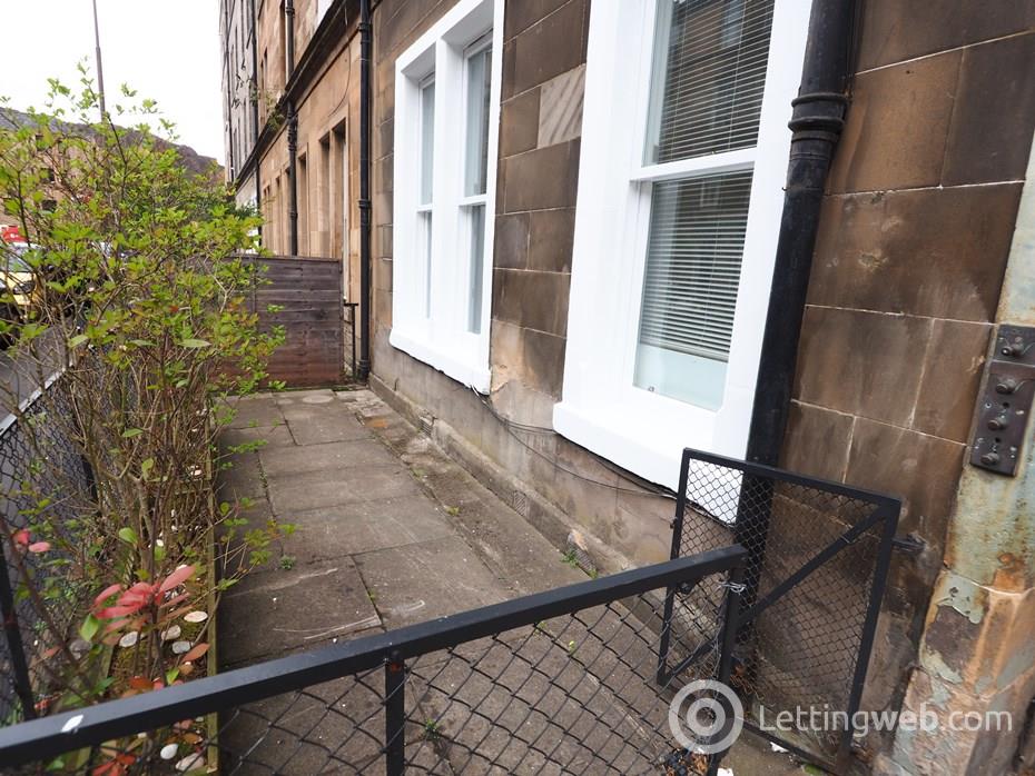 Property to rent in Montague Street, Edinburgh, EH8 9QX