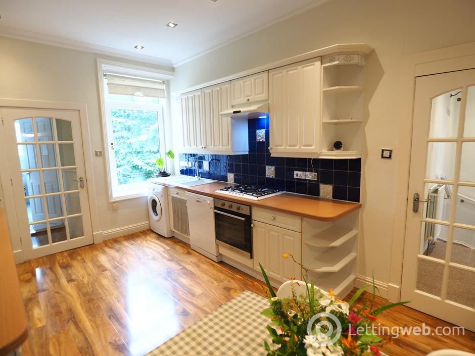 Property to rent in Kenmure Avenue