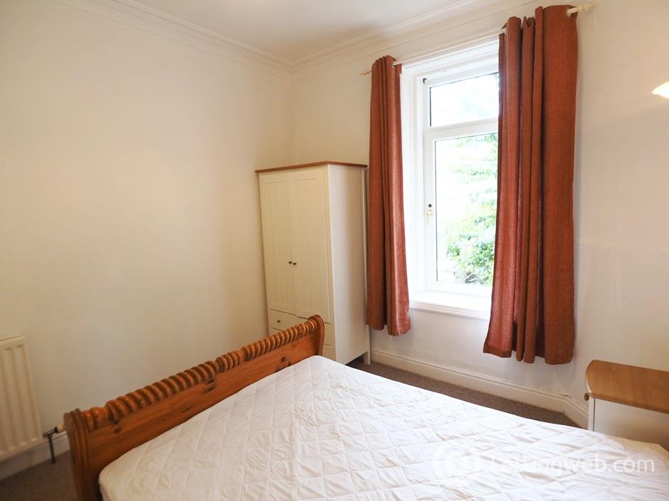 Property to rent in Kenmure Avenue