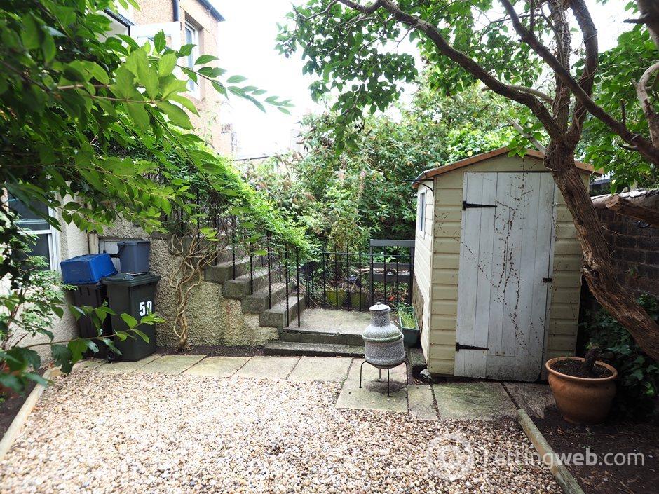 Property to rent in Kenmure Avenue