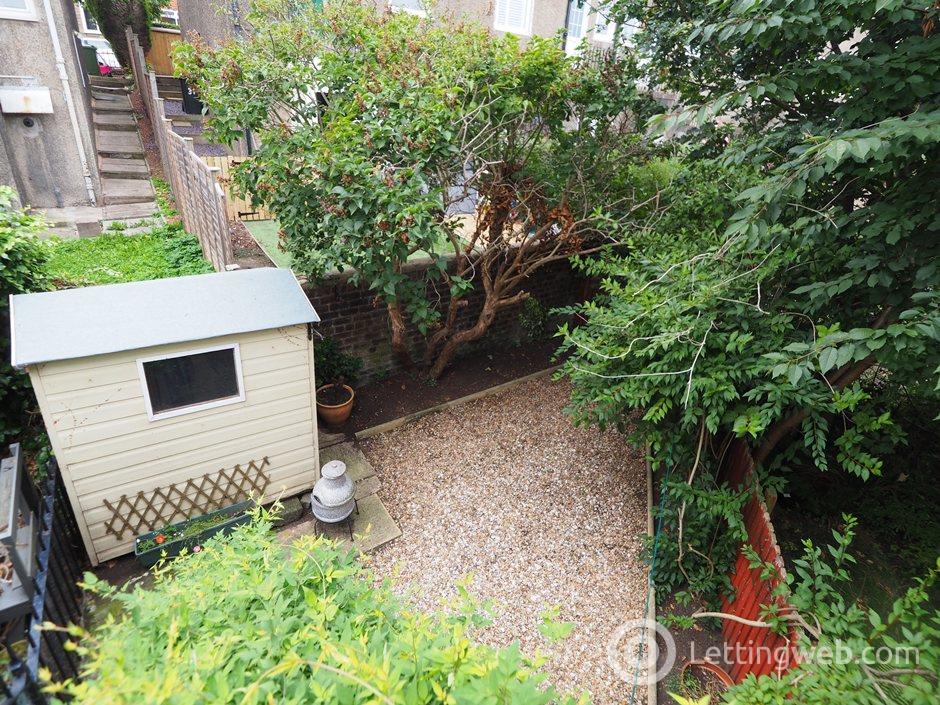 Property to rent in Kenmure Avenue