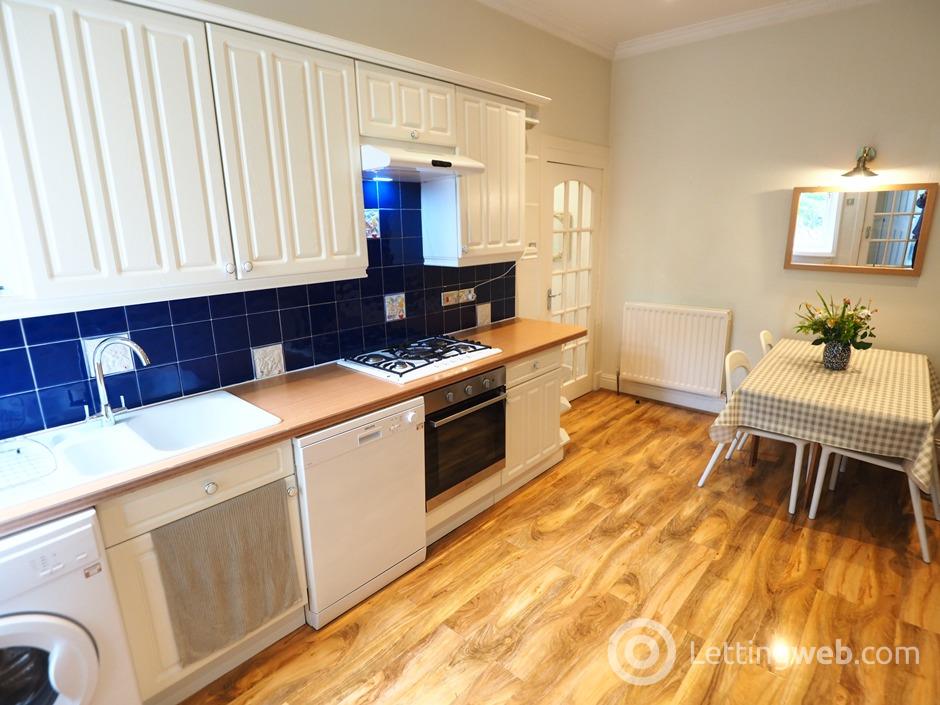 Property to rent in Kenmure Avenue