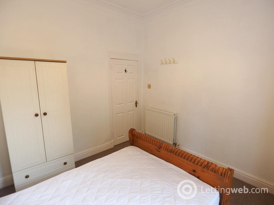 Property to rent in Kenmure Avenue
