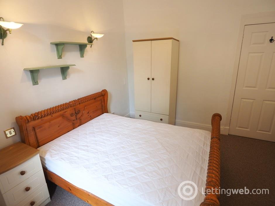 Property to rent in Kenmure Avenue