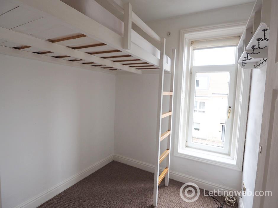Property to rent in Kenmure Avenue