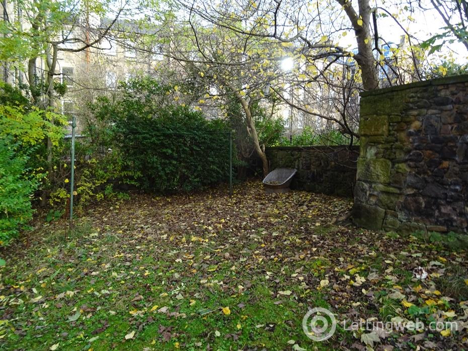 Property to rent in Montague Street, Edinburgh, EH8 9QX