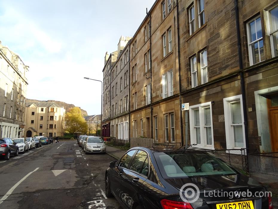 Property to rent in Montague Street, Edinburgh, EH8 9QX