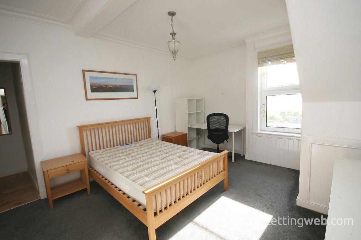 Property to rent in Perth Road, Dundee