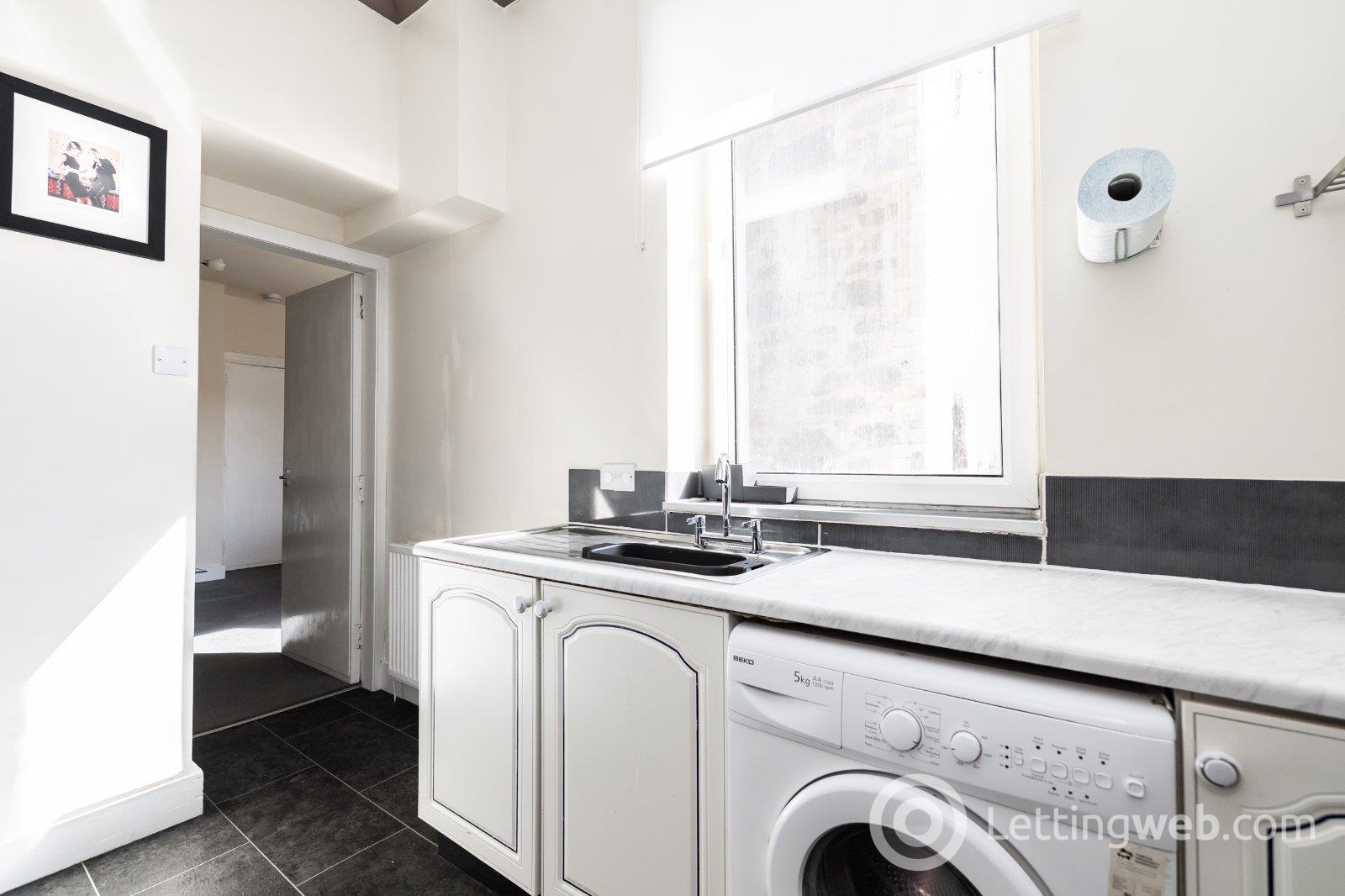 Property to rent in Fonthill Road, Ferryhill, Aberdeen, AB11