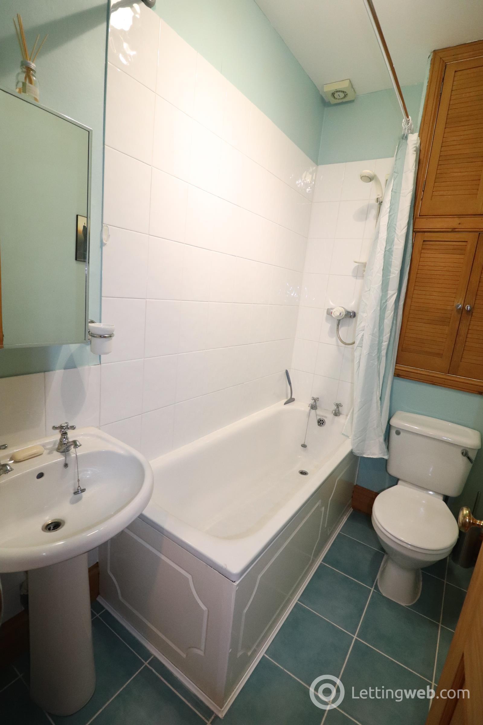 Property to rent in Wallfield Place, Aberdeen, AB25