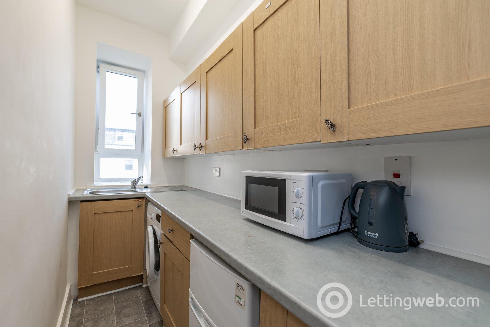 Property to rent in Charlotte Street, 2nd Floor Right, Aberdeen, AB25