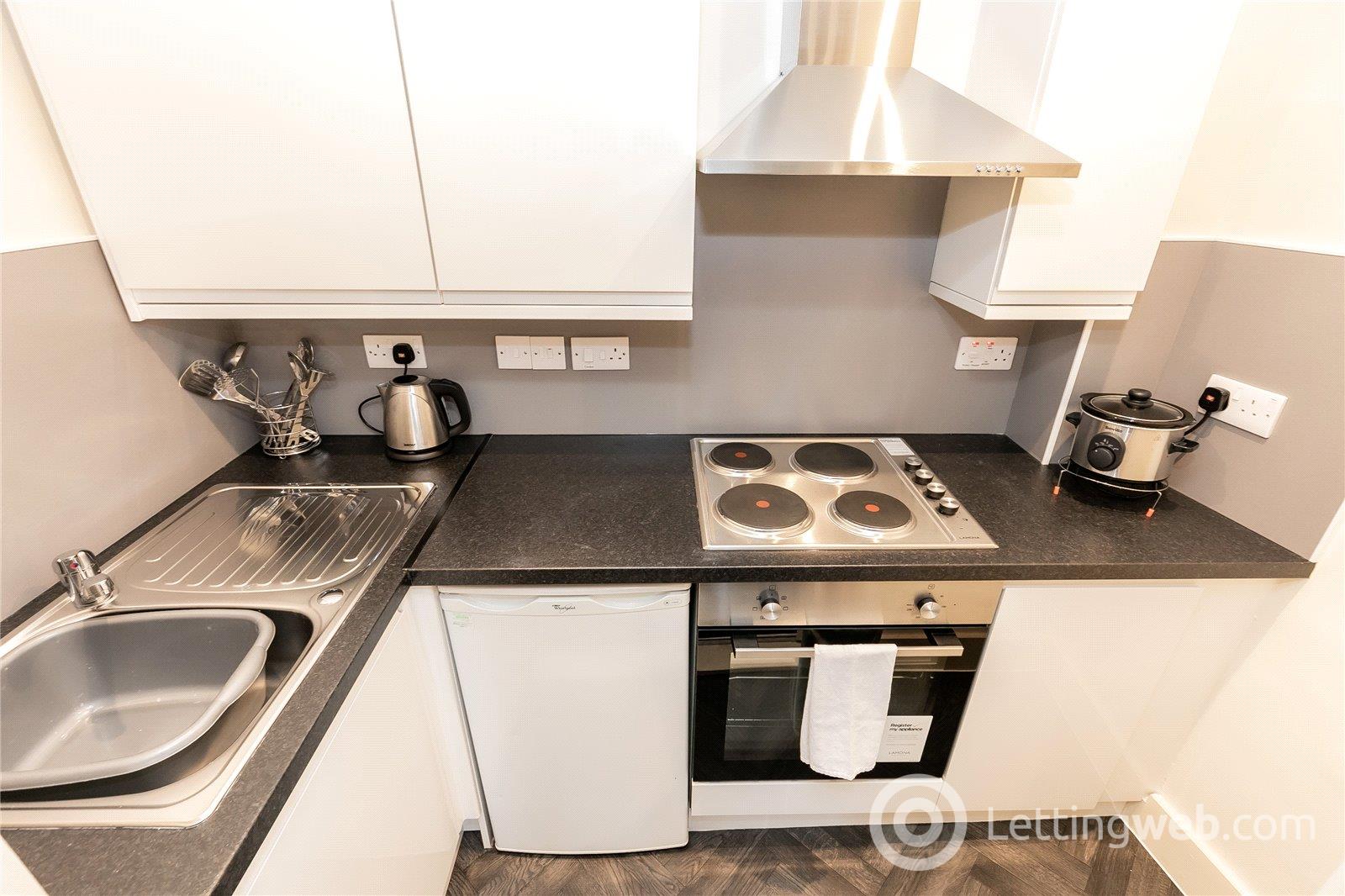 Property to rent in Baker Street, Aberdeen, AB25