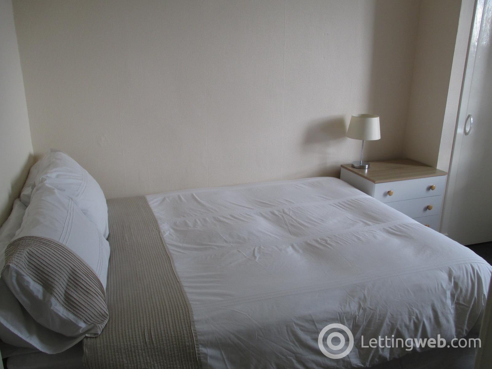 Property to rent in Holburn Street, Aberdeen, AB10