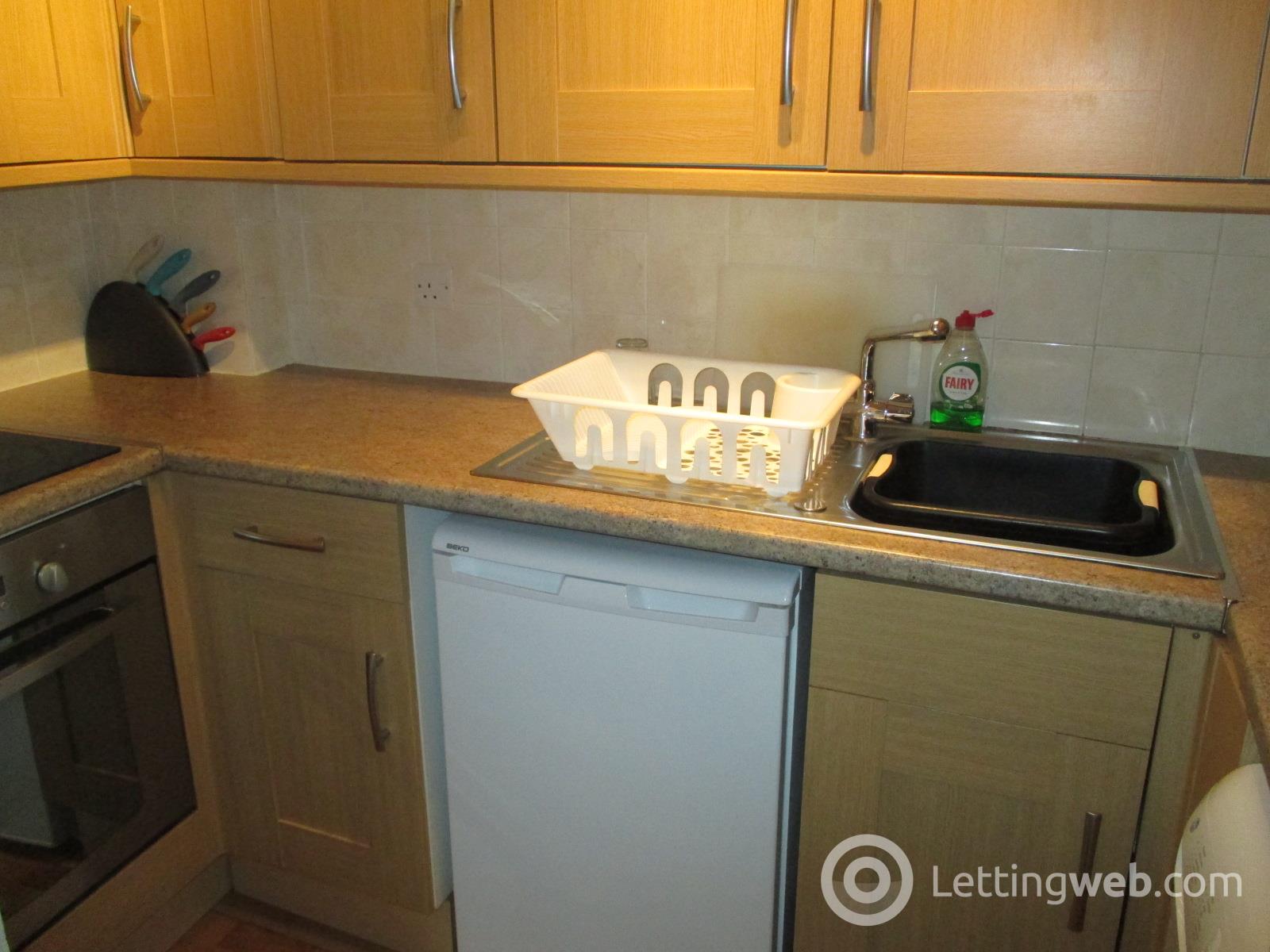 Property to rent in Holburn Street, Aberdeen, AB10