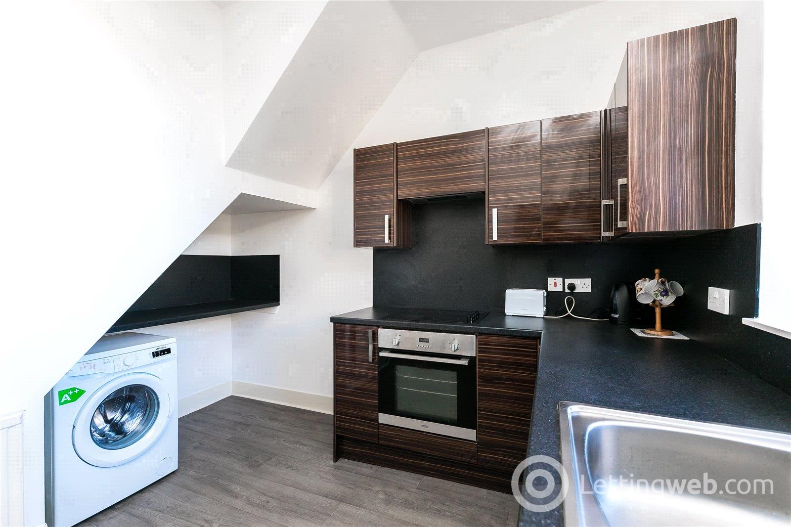 Property to rent in Summerfield Terrace, Top Floor Right, Aberdeen, AB24