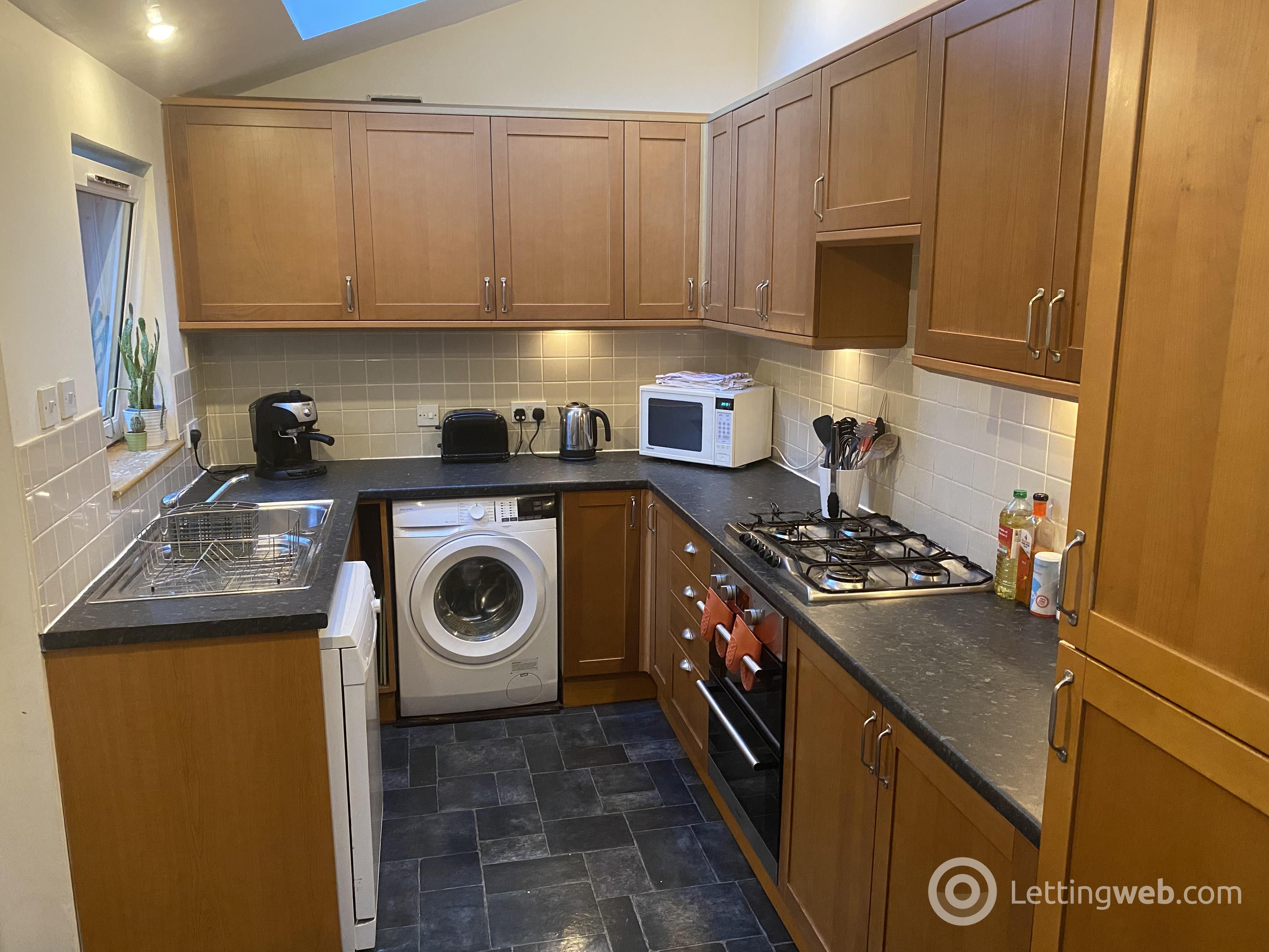 Property to rent in Belmont Road, Aberdeen, AB25