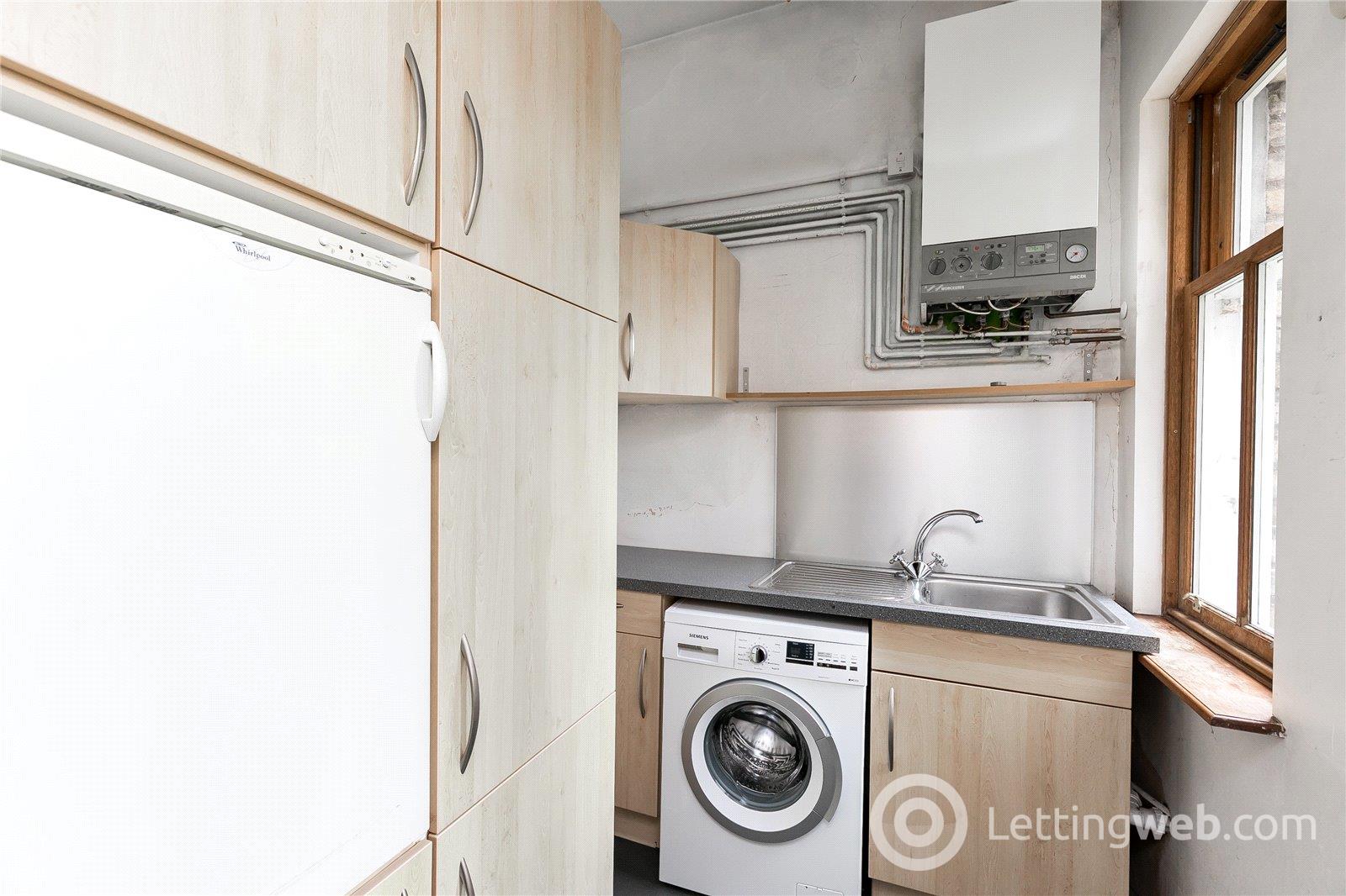 Property to rent in Whitehall Road, Aberdeen, AB25