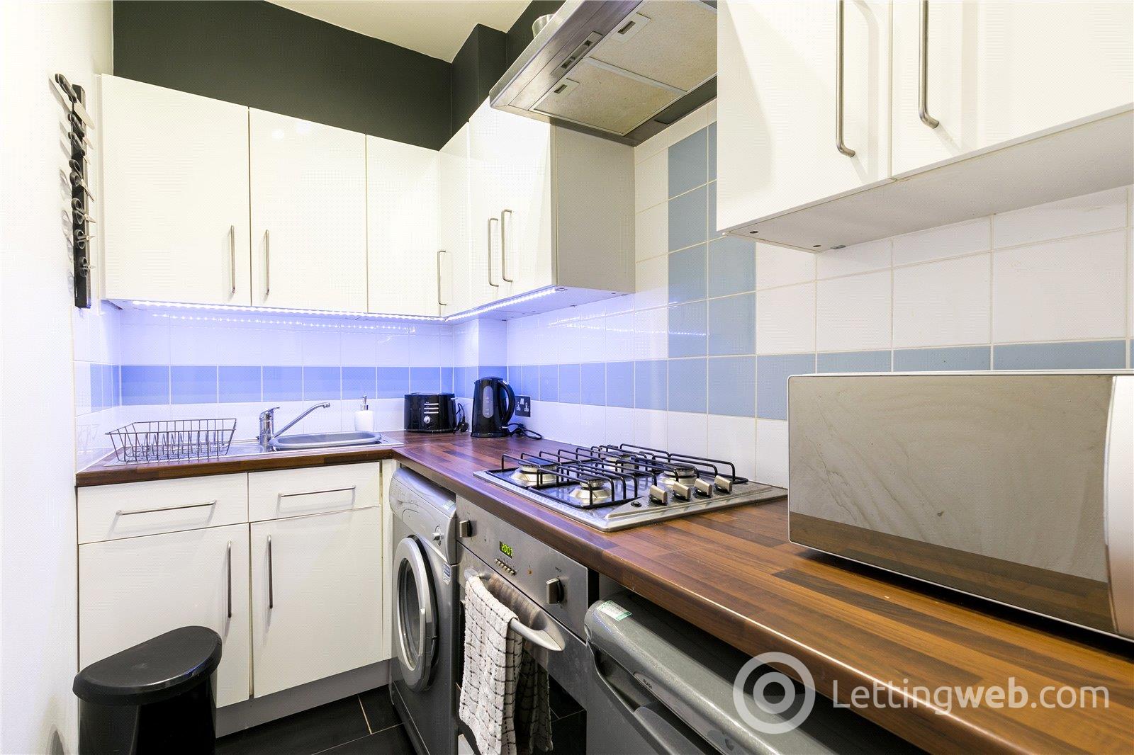 Property to rent in Rosebank Place, Aberdeen, AB11