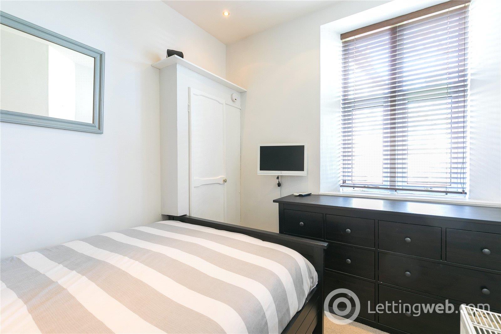 Property to rent in Rosebank Place, Aberdeen, AB11