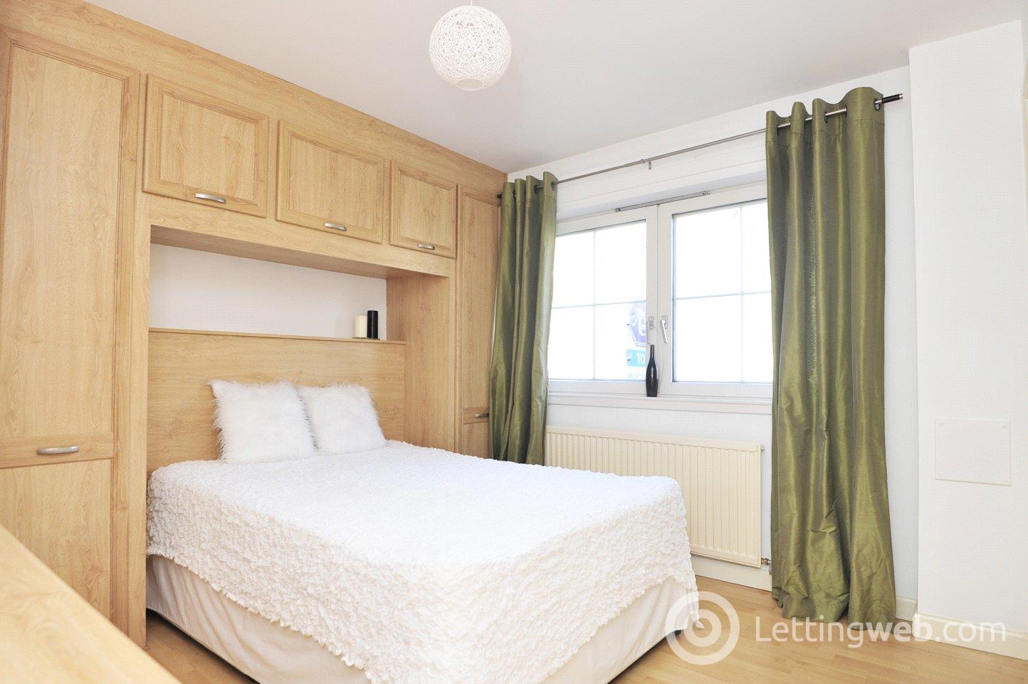 Property to rent in Whitehall Mews, Aberdeen, AB25