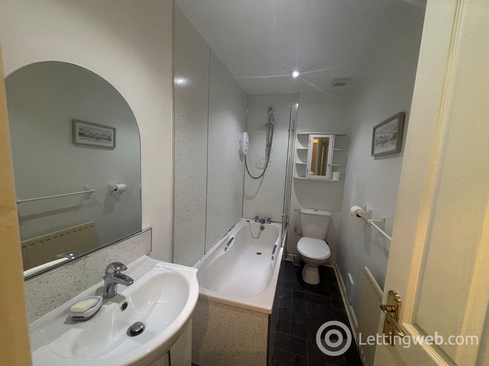 Property to rent in 39C Nellfield Place, West End, Aberdeen, AB10