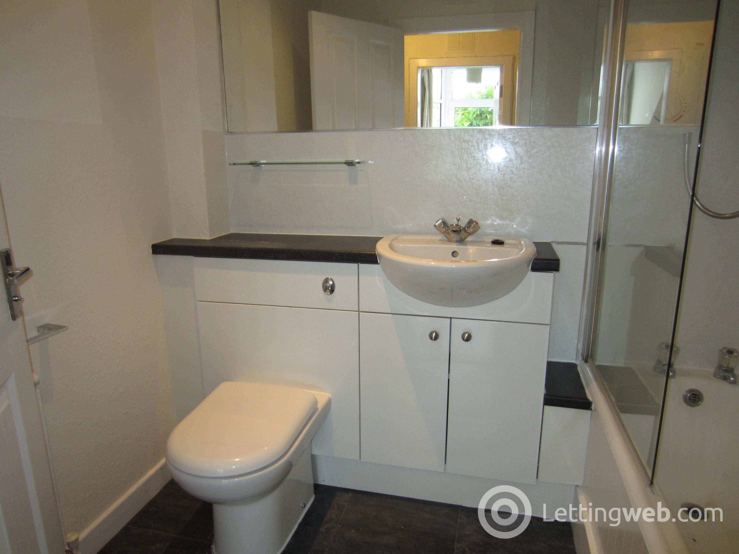 Property to rent in Broomhill Road, Aberdeen, AB10