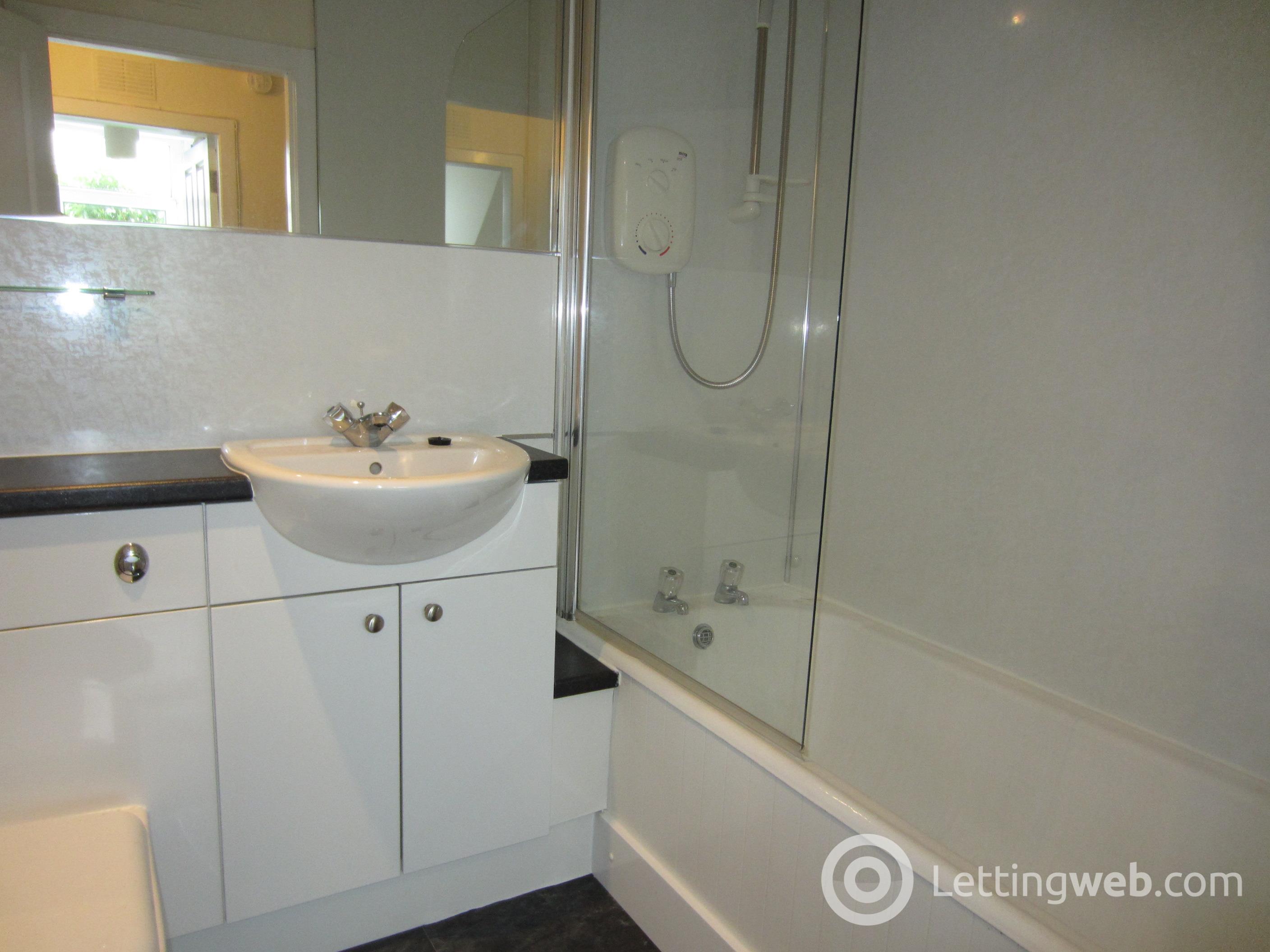 Property to rent in Broomhill Road, Aberdeen, AB10