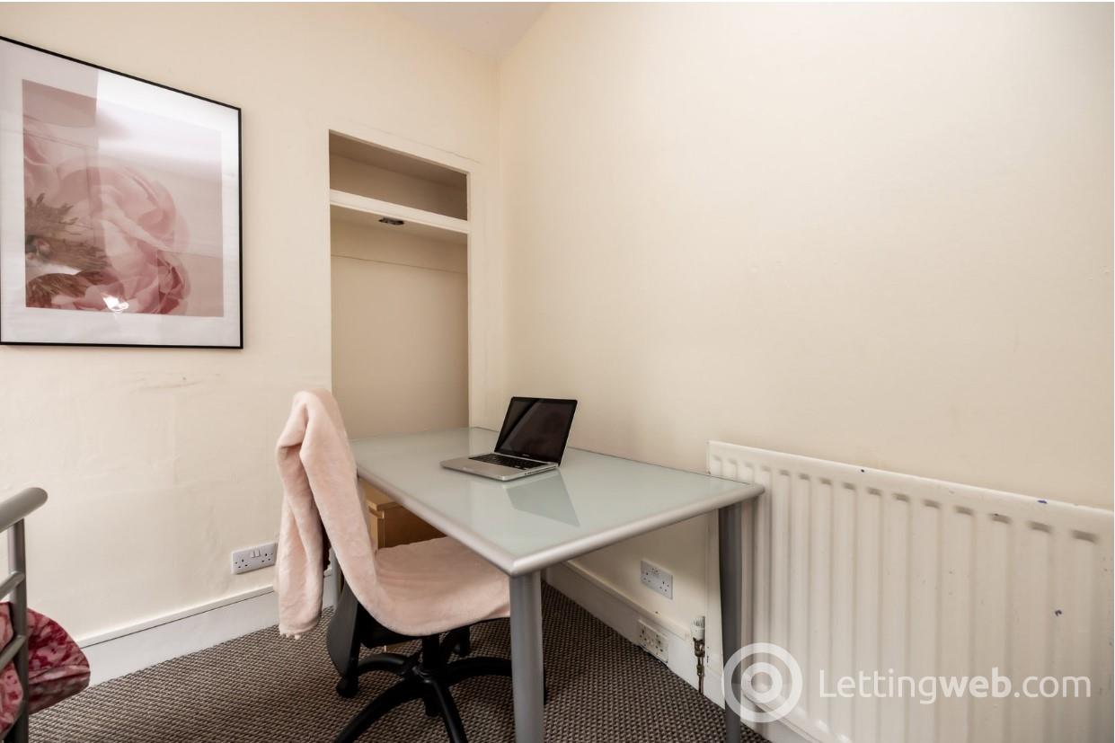 Property to rent in Clifton Road, Aberdeen, AB24