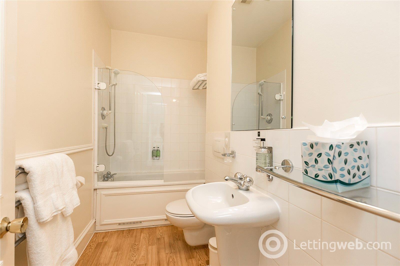 Property to rent in Whitehall Place, Aberdeen, AB25