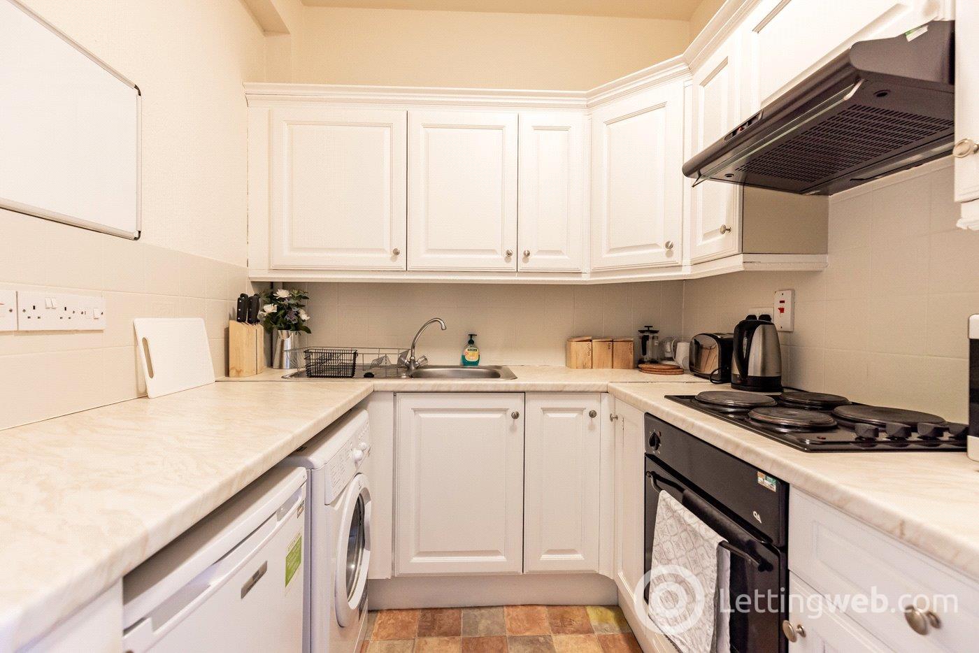 Property to rent in Claremont Street, First Floor Right, Aberdeen, AB10