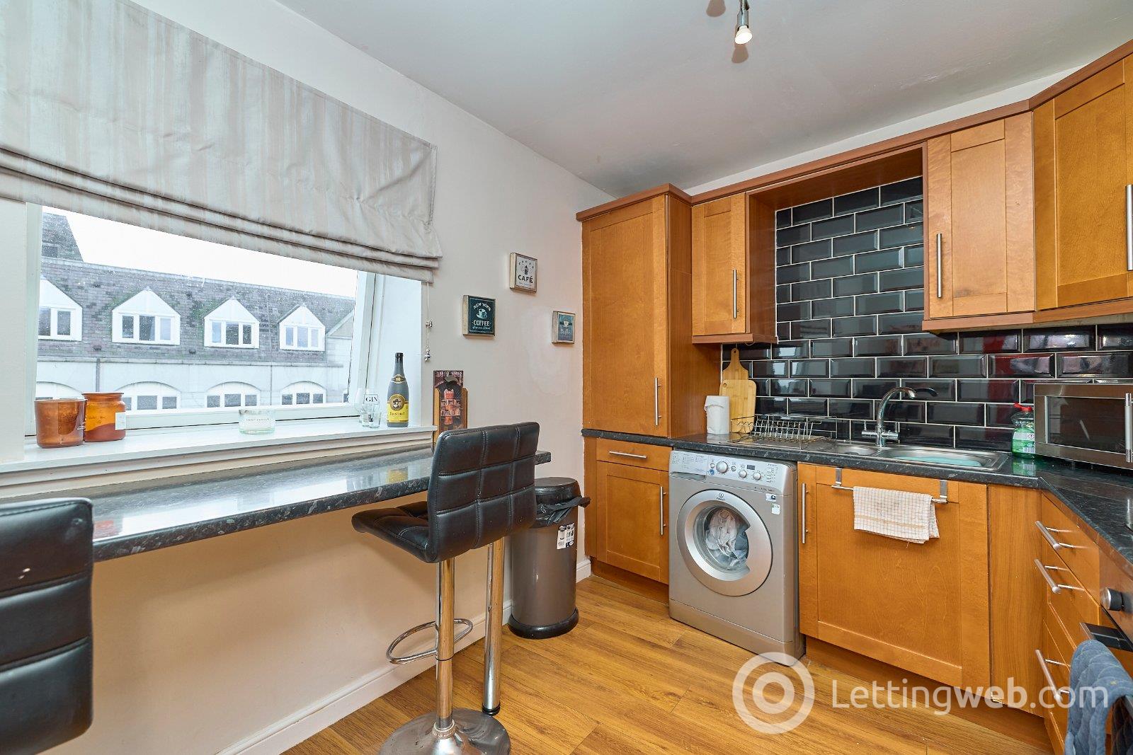 Property to rent in Berry Street, Top Floor Right, City Centre, Aberdeen, AB25