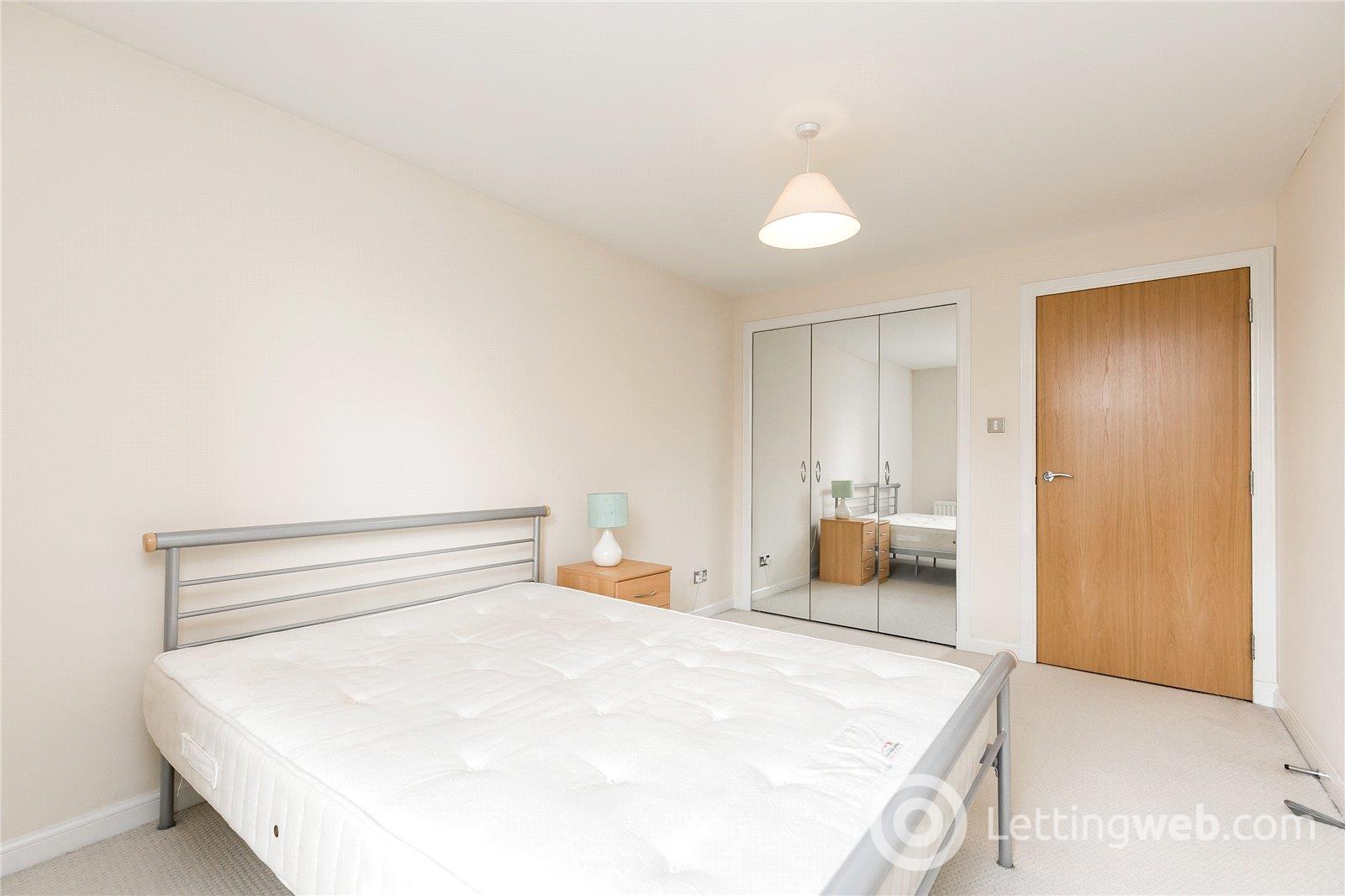 Property to rent in Western Cross, Great Western Road, Aberdeen, AB10