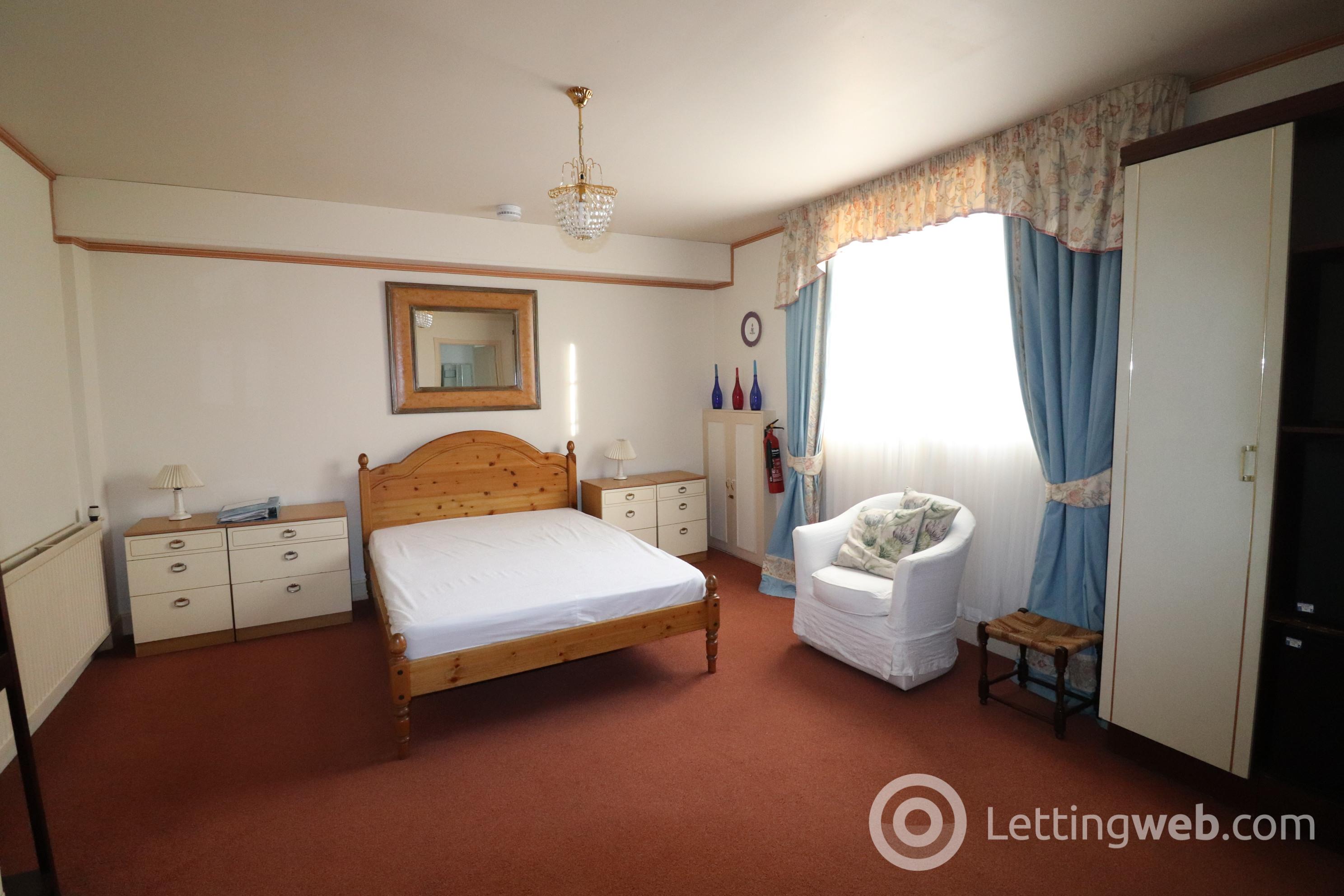 Property to rent in Rainnieston Room, Tillydrone House, The Chanonry, Old Aberdeen, AB24