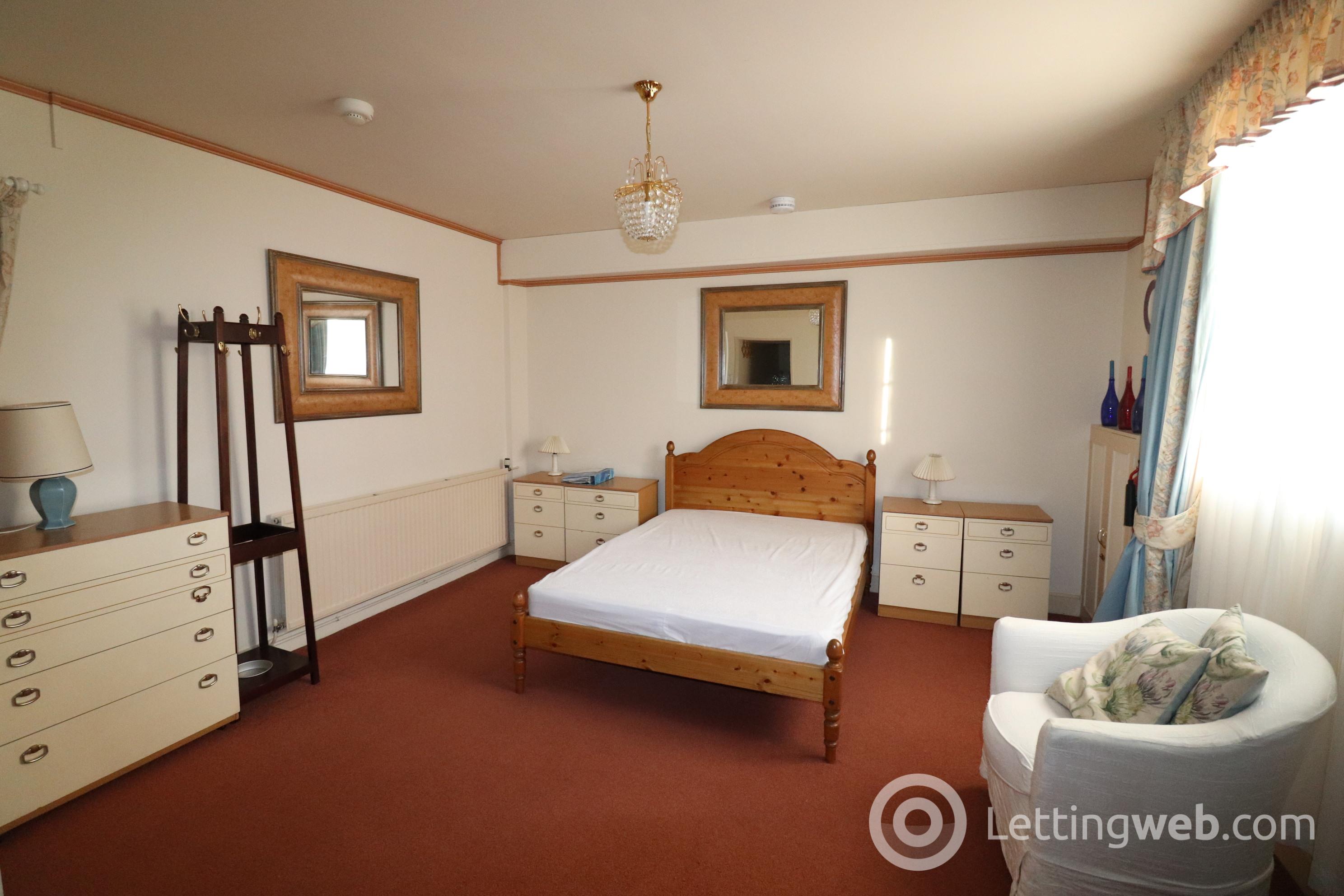 Property to rent in Rainnieston Room, Tillydrone House, The Chanonry, Old Aberdeen, AB24