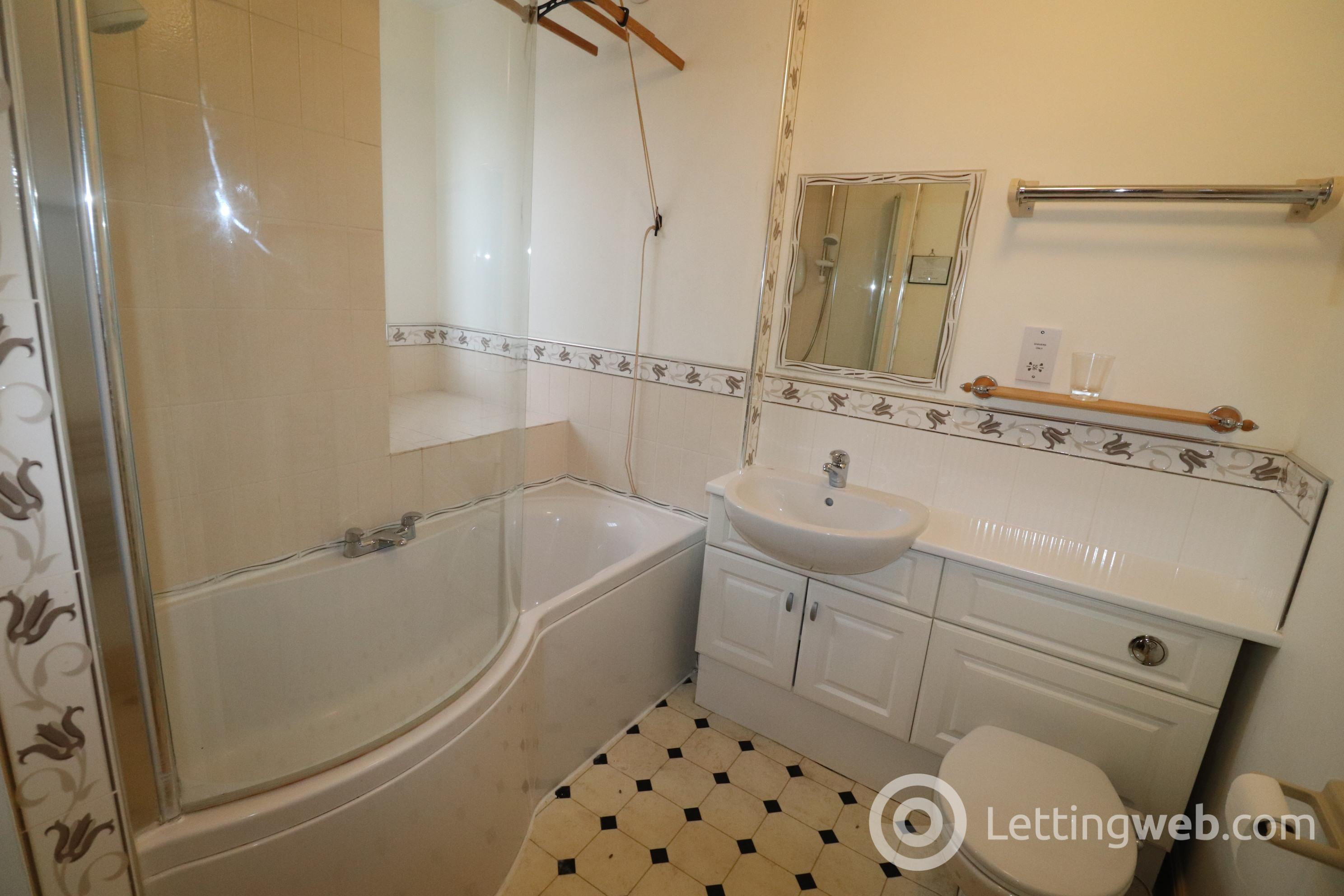 Property to rent in Rainnieston Room, Tillydrone House, The Chanonry, Old Aberdeen, AB24