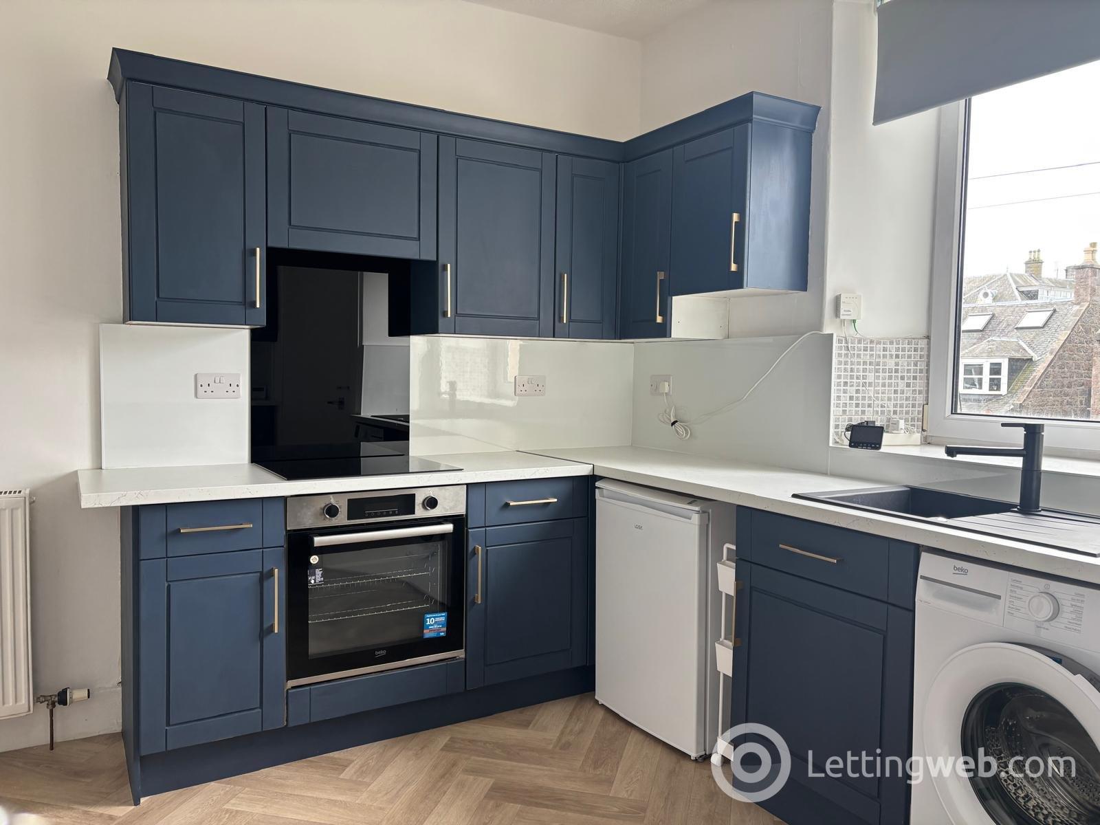 Property to rent in Claremont Place, Aberdeen, AB10