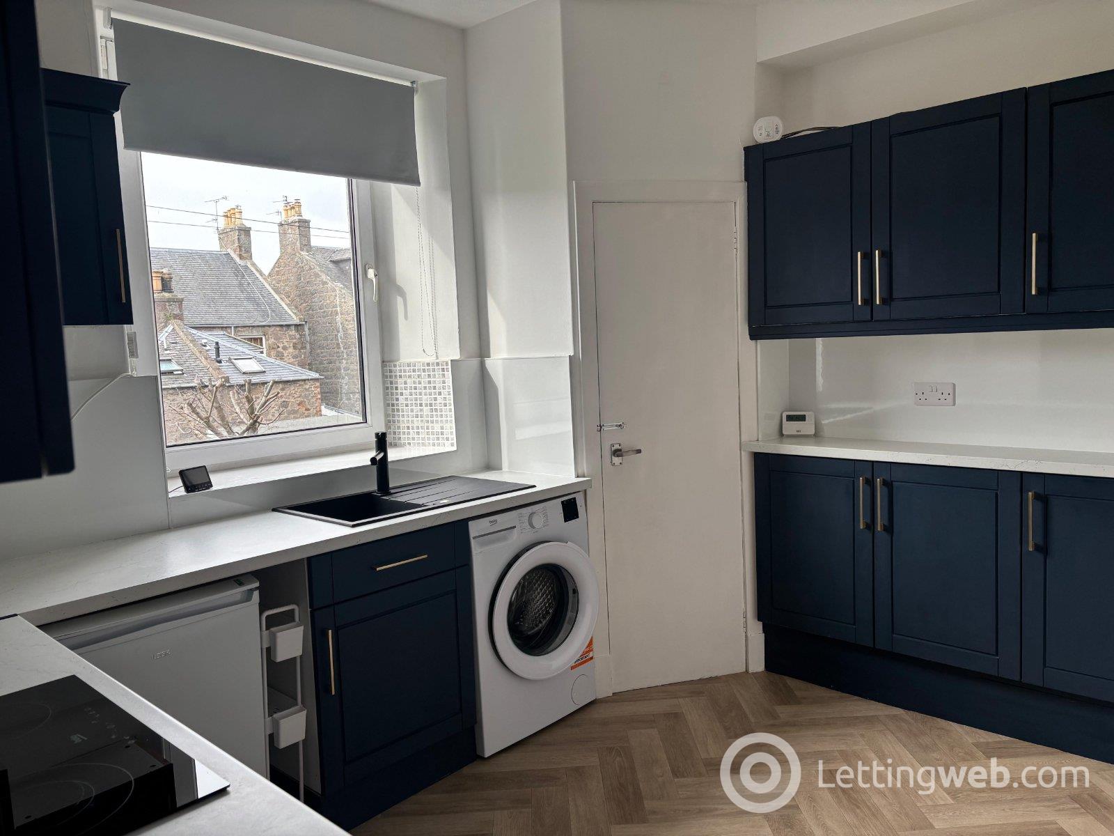 Property to rent in Claremont Place, Aberdeen, AB10