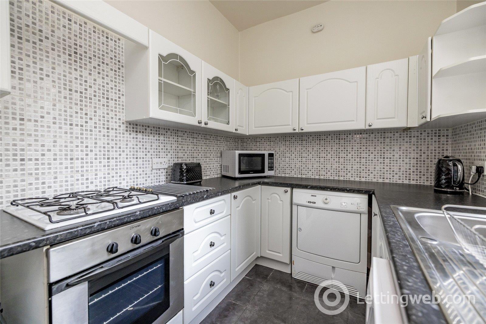 Property to rent in Ashvale Place, Aberdeen, AB10